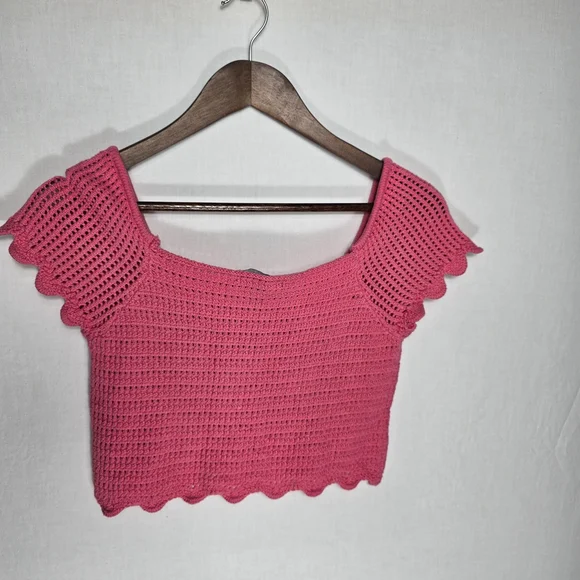 Forever 21 Pink Crocheted Cropped Top Size Large Front Button Accents Boho Y2K - Picture 5 of 10